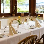 Elbpromenade Hotel