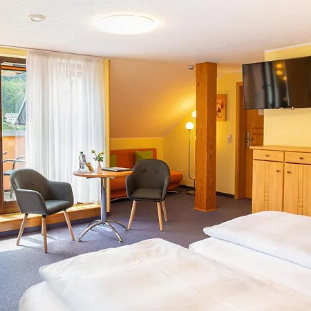 Elbpromenade Hotel 3*